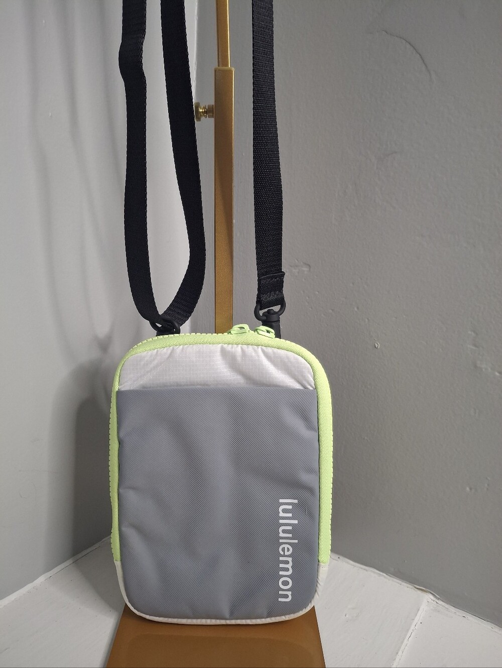 lululemon Easy Access Crossbody Bag 1.5L Gray White Neon Lime NWOT